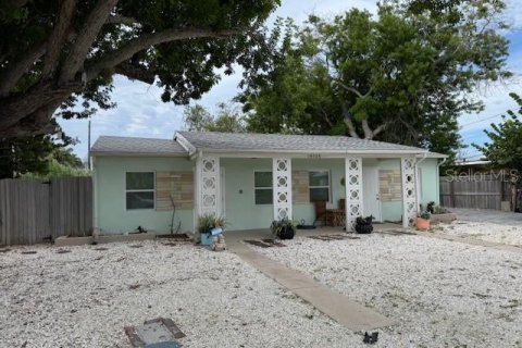 Studio in Madeira Beach, Florida № 1900248 - photo 1