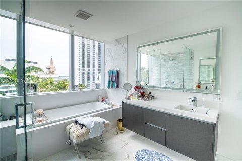 Copropriété à vendre à Miami, Floride: 3 chambres, 204.57 m2 № 2182015 - photo 16