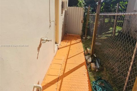 Villa ou maison à vendre à El Portal, Floride: 3 chambres, 137.4 m2 № 1936716 - photo 18