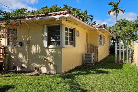 Villa ou maison à vendre à El Portal, Floride: 3 chambres, 137.4 m2 № 1936716 - photo 13
