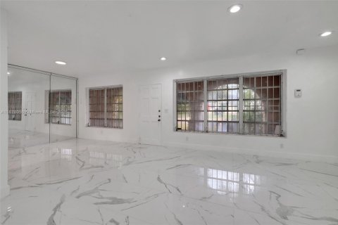Villa ou maison à vendre à El Portal, Floride: 3 chambres, 137.4 m2 № 1936716 - photo 2