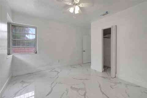 Villa ou maison à vendre à El Portal, Floride: 3 chambres, 137.4 m2 № 1936716 - photo 12