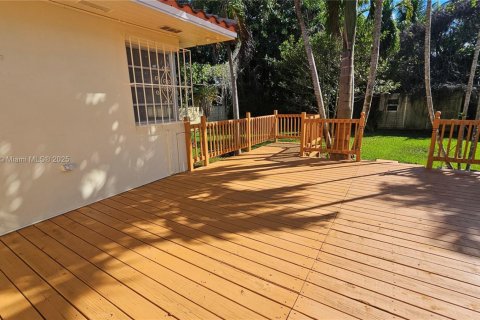 Villa ou maison à vendre à El Portal, Floride: 3 chambres, 137.4 m2 № 1936716 - photo 14