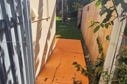 Villa ou maison à vendre à El Portal, Floride: 3 chambres, 137.4 m2 № 1936716 - photo 19