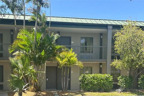 Condo in Sarasota, Florida, 4 rooms № 2110809