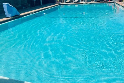 Condo in Sarasota, Florida, 4 rooms  № 2110809 - photo 30