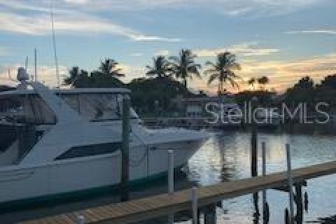 Condo in Sarasota, Florida, 4 rooms  № 2110809 - photo 10