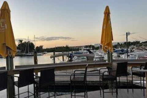 Condo in Sarasota, Florida, 4 rooms  № 2110809 - photo 27