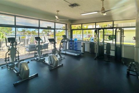 Condo in Sarasota, Florida, 4 rooms  № 2110809 - photo 12