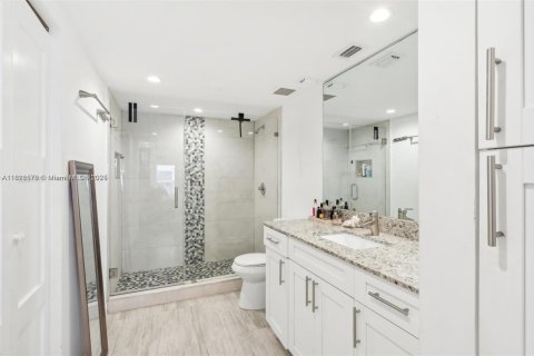 Condo in Miami Beach, Florida, 2 bedrooms  № 2014064 - photo 6