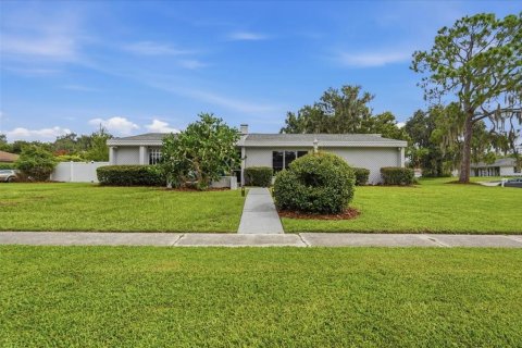 House in Lakeland, Florida 4 bedrooms, 241.17 sq.m. № 2199989