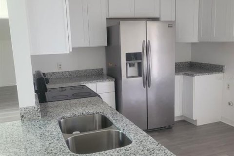 Casa en alquiler en Kissimmee, Florida, 2 dormitorios, 85.38 m2 № 1908809 - foto 5