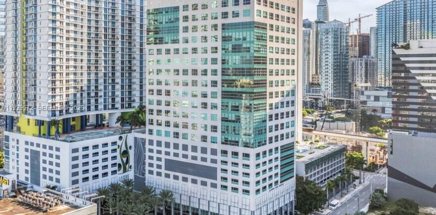 Коммерческая недвижимость в Майами, Флорида № 1997591