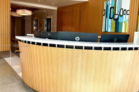 Купить коммерческую недвижимость в Майами, Флорида № 1997591 - фото 3