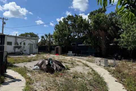 Propiedad comercial en venta en Oakland Park, Florida № 1764094 - foto 5
