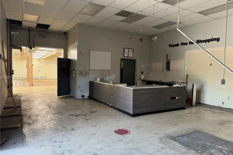 Propiedad comercial en venta en Oakland Park, Florida № 1764094 - foto 10