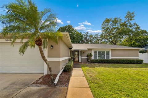 Villa ou maison à vendre à Seminole, Floride: 3 chambres, 172.89 m2 № 2116937 - photo 2