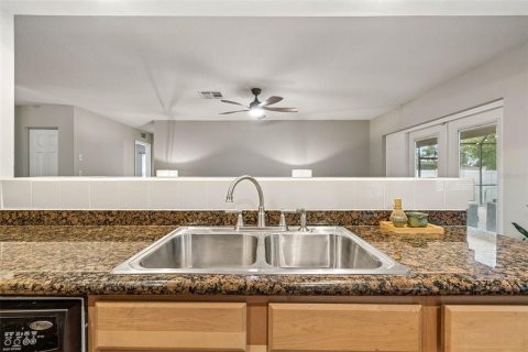 Villa ou maison à vendre à Seminole, Floride: 3 chambres, 172.89 m2 № 2116937 - photo 21