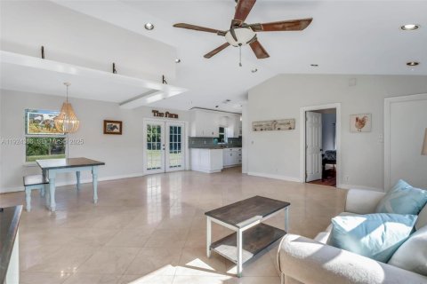 Casa en venta en Loxahatchee Groves, Florida, 3 dormitorios, 122.63 m2 № 1986514 - foto 13