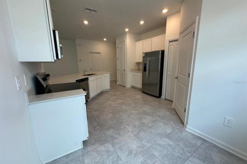 House in Davenport, Florida 4 bedrooms, 198.35 sq.m. № 1851701 - photo 16