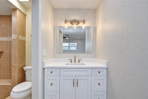 Casa en venta en Tampa, Florida, 5 dormitorios, 225.29 m2 № 2386611 - foto 28