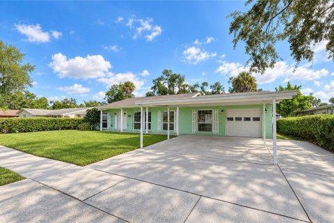 Casa en Tampa, Florida 5 dormitorios, 225.29 m2 № 2386611