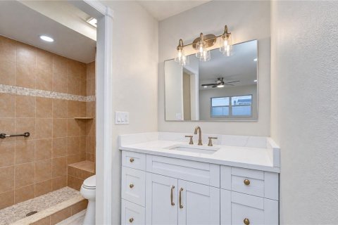 Casa en venta en Tampa, Florida, 5 dormitorios, 225.29 m2 № 2386611 - foto 26