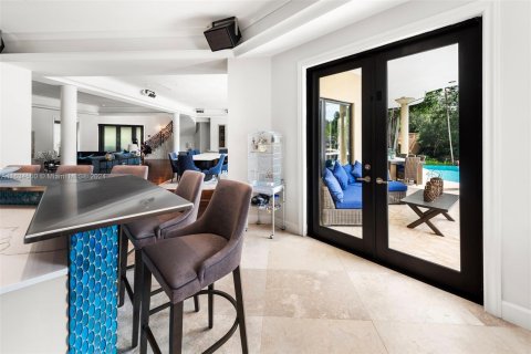 House in Coral Gables, Florida 5 bedrooms, 609.62 sq.m. № 1811292 - photo 23