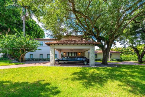 House in Coral Gables, Florida 5 bedrooms, 609.62 sq.m. № 1811292 - photo 6