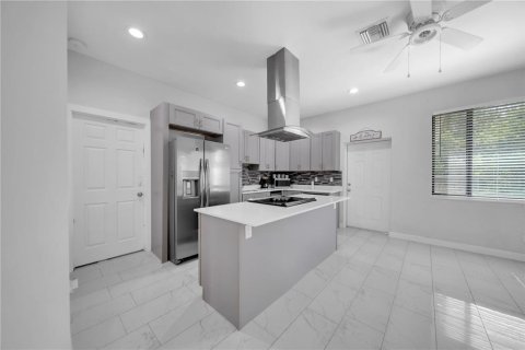 House in Alva, Florida 3 bedrooms, 107.49 sq.m. № 2105356 - photo 16