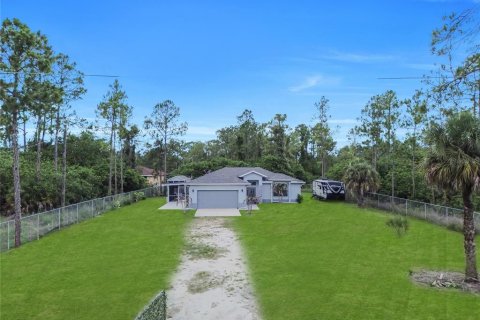 House in Alva, Florida 3 bedrooms, 107.49 sq.m. № 2105356 - photo 2