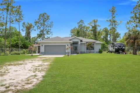 House in Alva, Florida 3 bedrooms, 107.49 sq.m. № 2105356 - photo 12