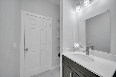 House in Alva, Florida 3 bedrooms, 107.49 sq.m. № 2105356 - photo 28