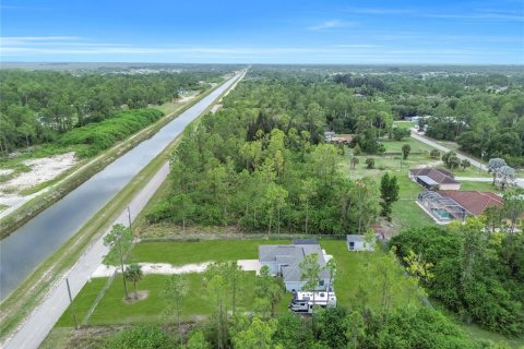 House in Alva, Florida 3 bedrooms, 107.49 sq.m. № 2105356 - photo 6
