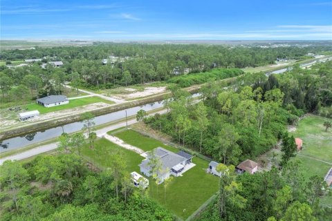 House in Alva, Florida 3 bedrooms, 107.49 sq.m. № 2105356 - photo 4