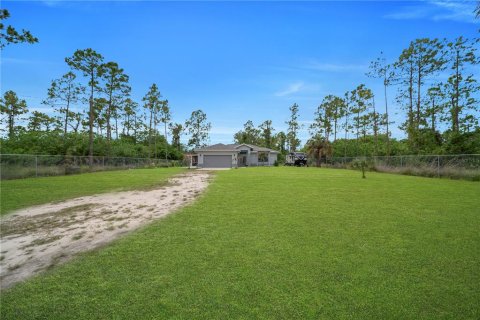 House in Alva, Florida 3 bedrooms, 107.49 sq.m. № 2105356 - photo 15