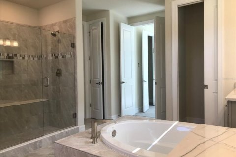 House in Orlando, Florida 4 bedrooms, 390.65 sq.m. № 1071639 - photo 8