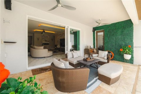 House in Wesley Chapel, Florida 4 bedrooms, 258.08 sq.m. № 2149081 - photo 26