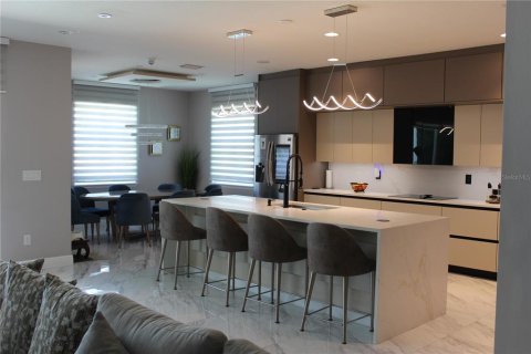 House in Wesley Chapel, Florida 4 bedrooms, 258.08 sq.m. № 2149081 - photo 9
