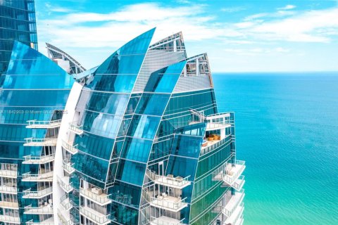 Condo in Sunny Isles Beach, Florida, 6 bedrooms  № 1839136 - photo 2