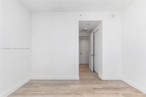 Copropriété à vendre à Miami, Floride: 2 chambres № 1932278 - photo 26