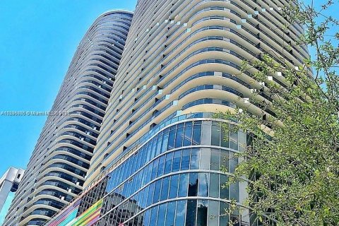 Copropriété à vendre à Miami, Floride: 2 chambres № 1932278 - photo 2