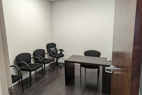 Immobilier commercial à louer à Tampa, Floride: 167.22 m2 № 823519 - photo 13