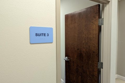 Immobilier commercial à louer à Tampa, Floride: 167.22 m2 № 823519 - photo 12