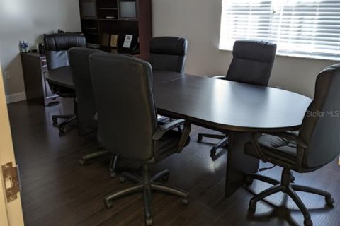 Immobilier commercial à louer à Tampa, Floride: 167.22 m2 № 823519 - photo 8