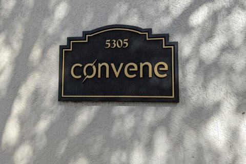 Immobilier commercial à louer à Tampa, Floride: 167.22 m2 № 823519 - photo 2