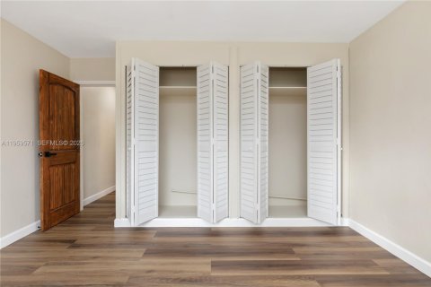 Купить виллу или дом в Холливуд, Флорида 2 спальни, 103.12м2, № 2022275 - фото 15