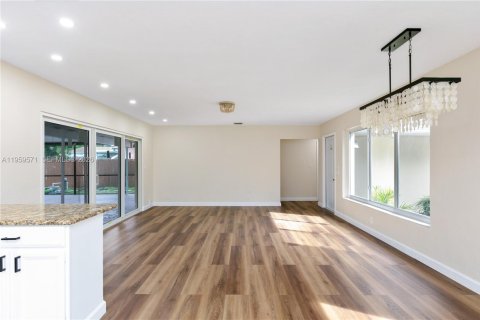 Купить виллу или дом в Холливуд, Флорида 2 спальни, 103.12м2, № 2022275 - фото 7