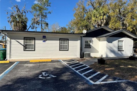 Commercial property in Chiefland, Florida 217.3 sq.m. № 2239078 - photo 6