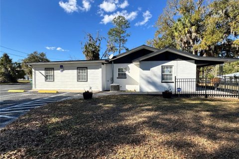 Commercial property in Chiefland, Florida 217.3 sq.m. № 2239078 - photo 8